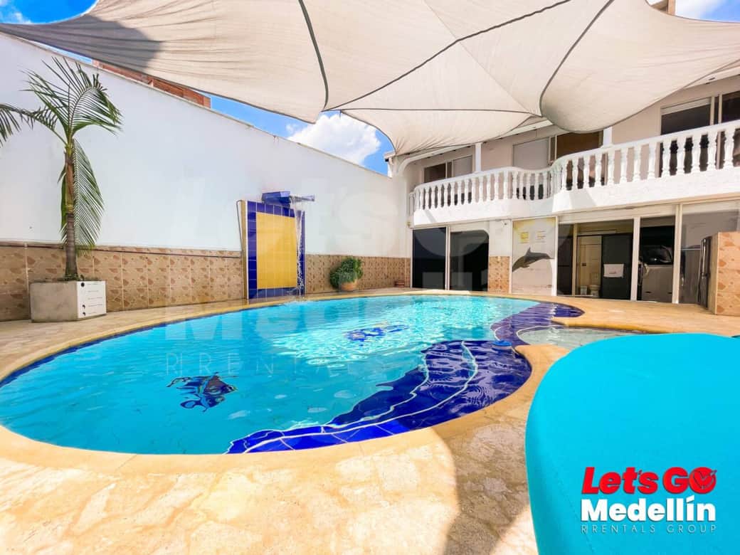 Piscina privada en Medellín para alojamiento