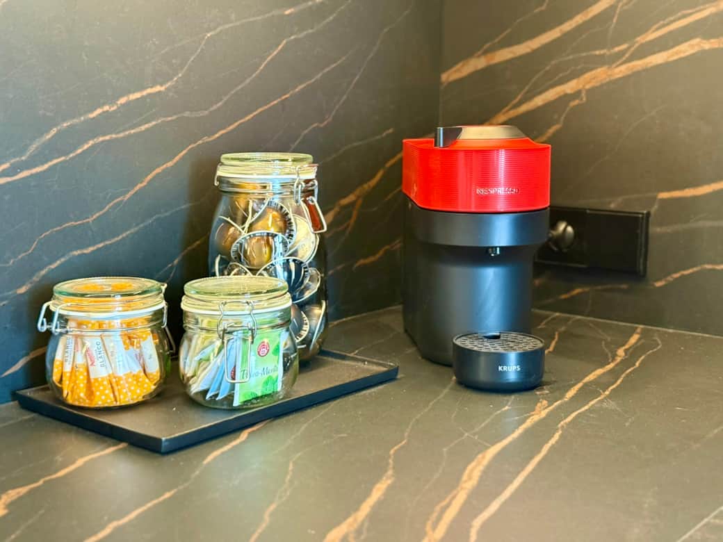 Tienes a tu disposición cafetera Nespresso Vertuo con cápsulas de sobra e infusiones