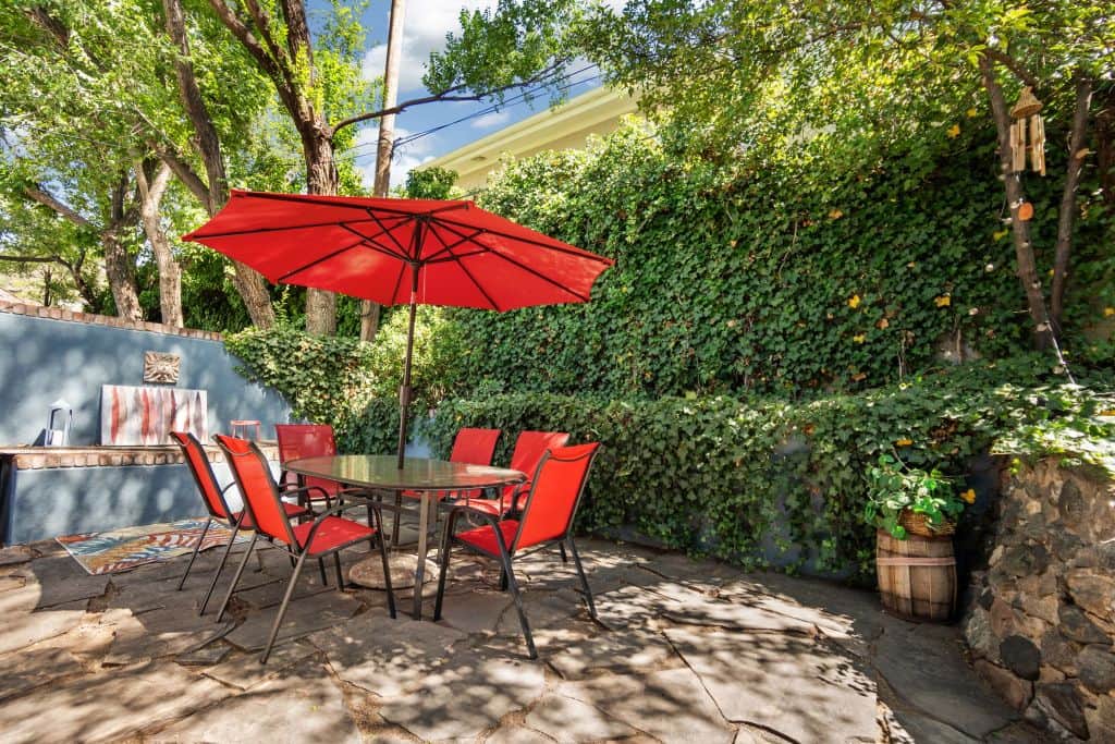 17 web or mls 105 w leroux st