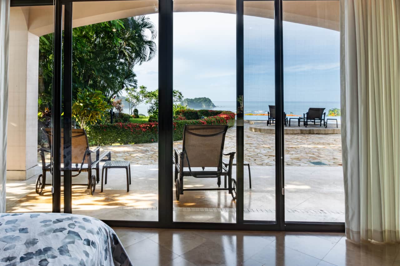 Casa Macaw -King bedroom, patio and view