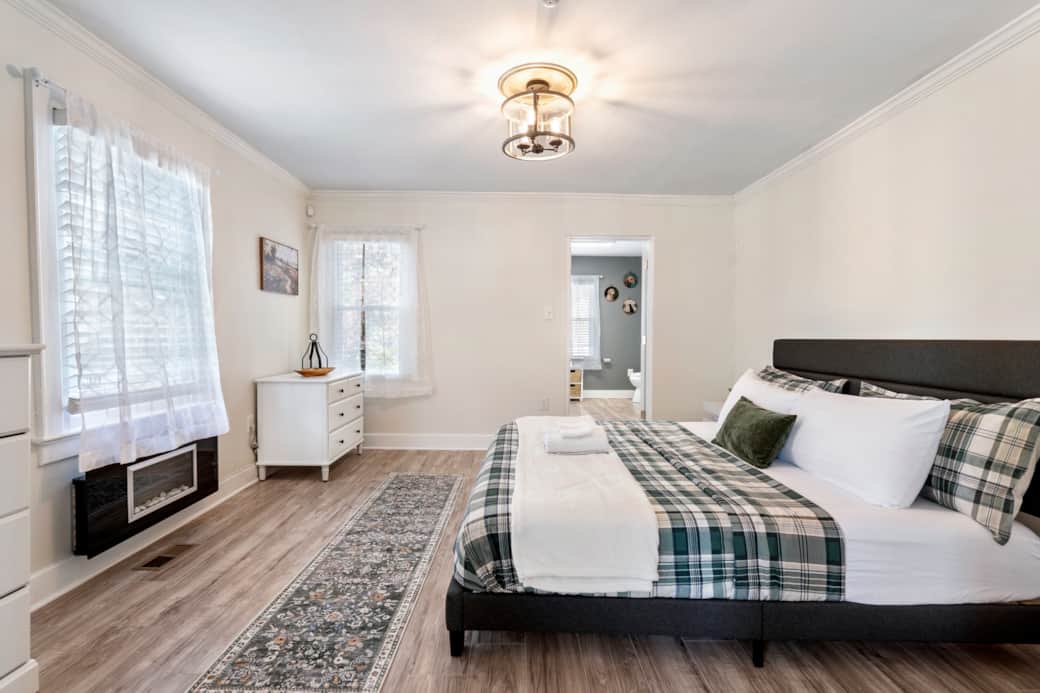 Master King Bedroom