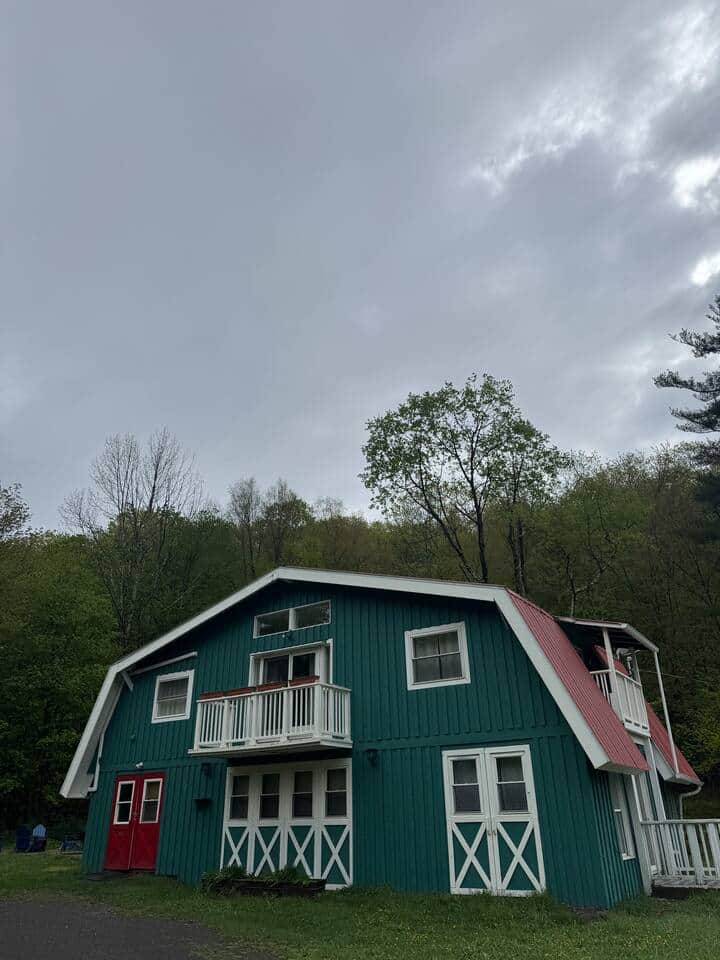 Welcome to the Lanesville barnhouse