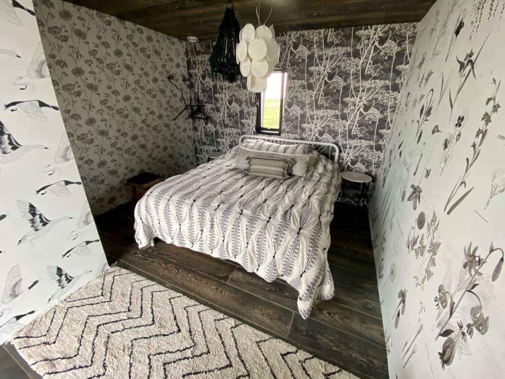 Black and white bedroom Black and white bedroom