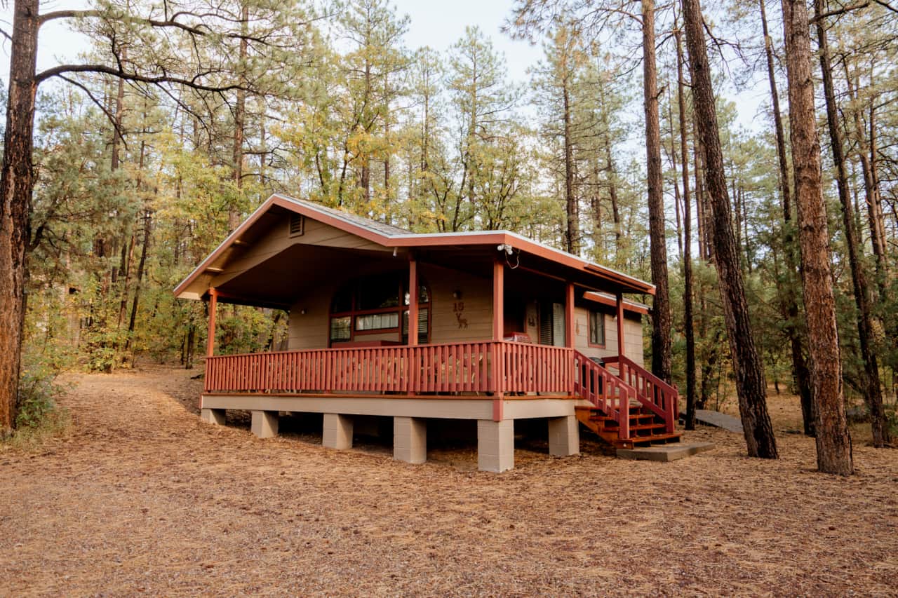 Cabin #15 Honeymoon Cabin Resort