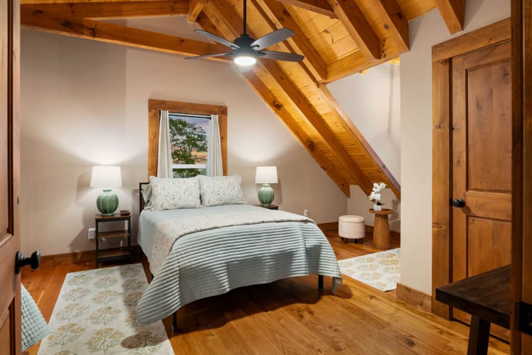 Bedroom 3 with 2 double beds