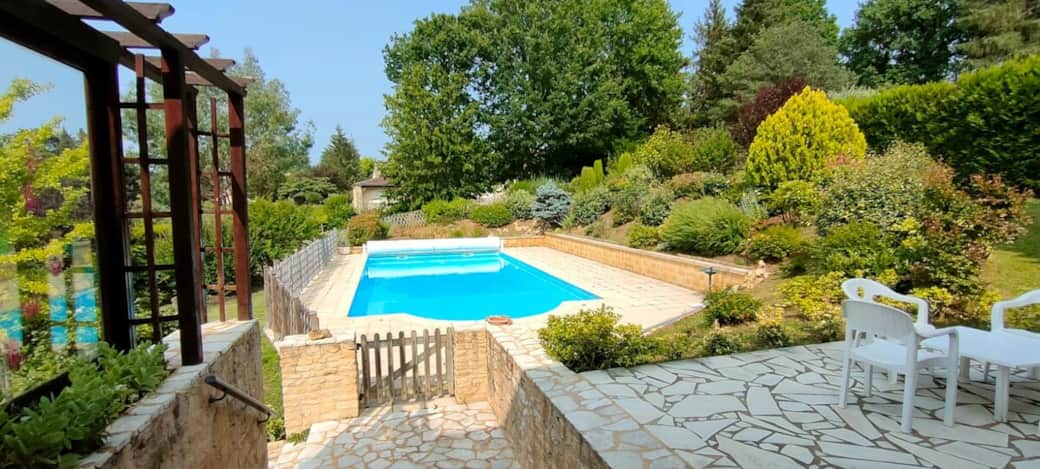 Piscine 12 X 6 avec bâche électrique 