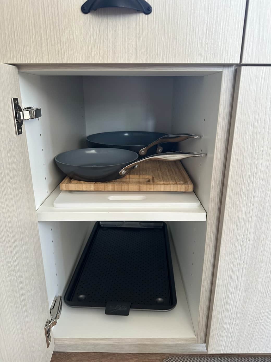 Specialty pots and pans for induction oven