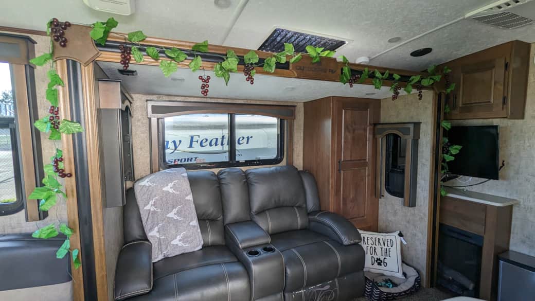 Theatre style recliner chairs Theatre style recliner chairs