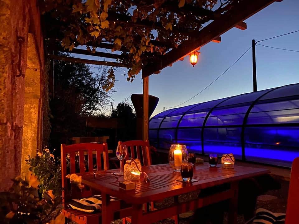 La Blatière - Stables outdoor dining area