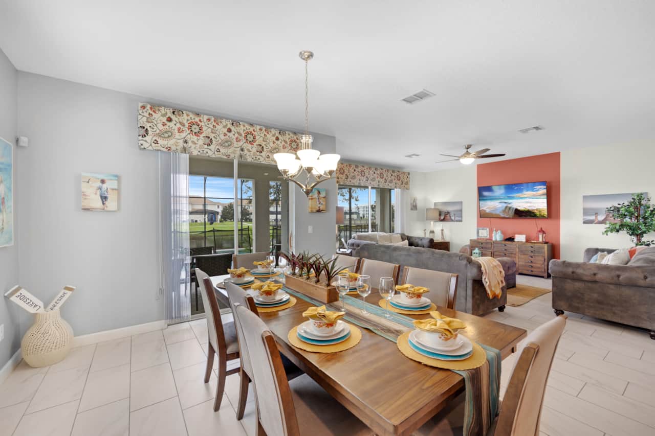 Full furnished dining room with everything you need to have a perfect dining experience