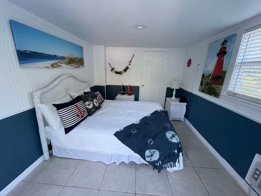 First floor queen bedroom.