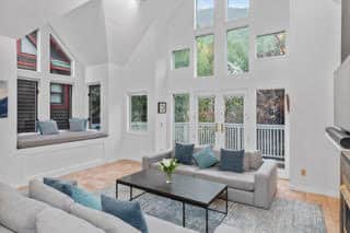 Light and luxurious feel in upstairs main sitting area Light and luxurious feel in upstairs main sitting area