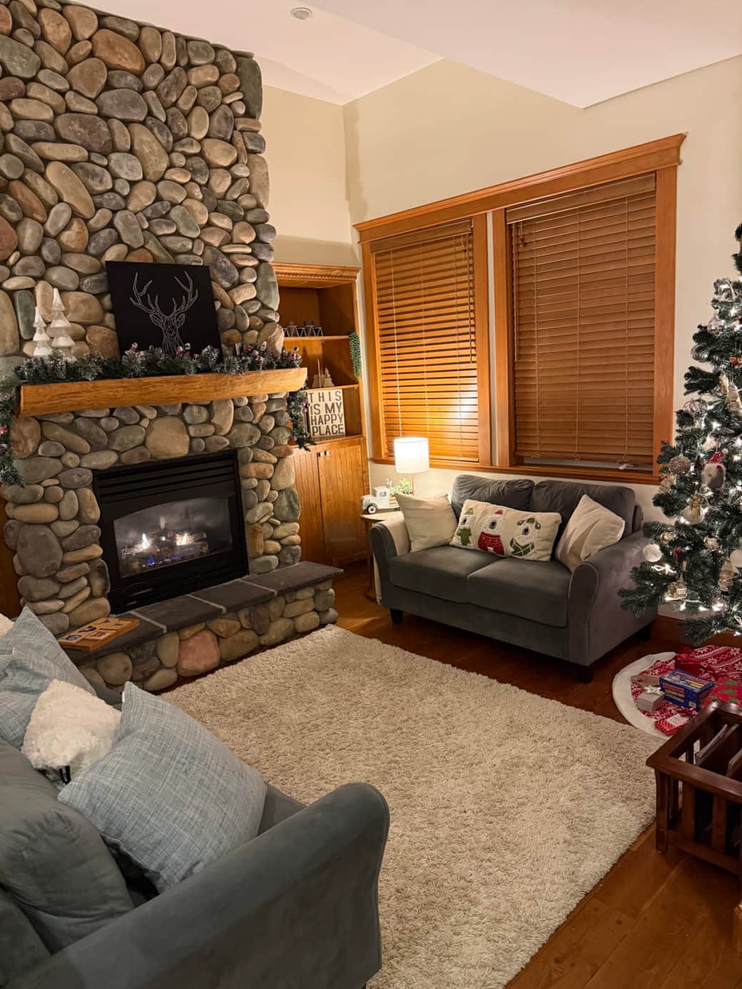 Cozy Fireplace Room Cozy Fireplace Room