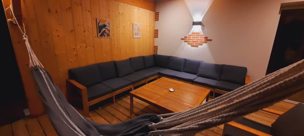 Espace détente sous la terrasse