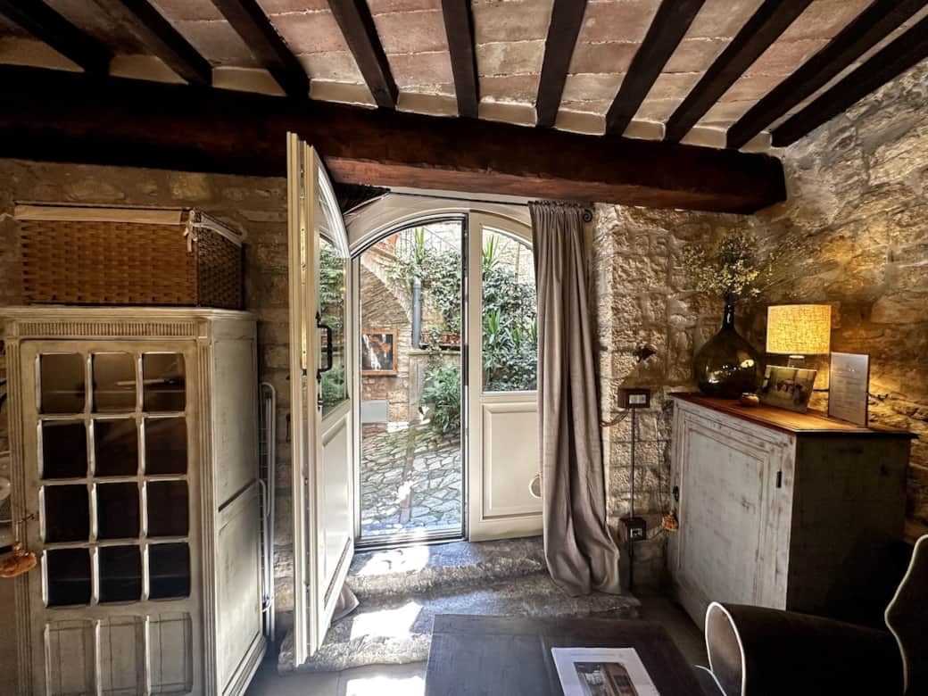 Welcome in. The most inviting 1 bedroom Studio.