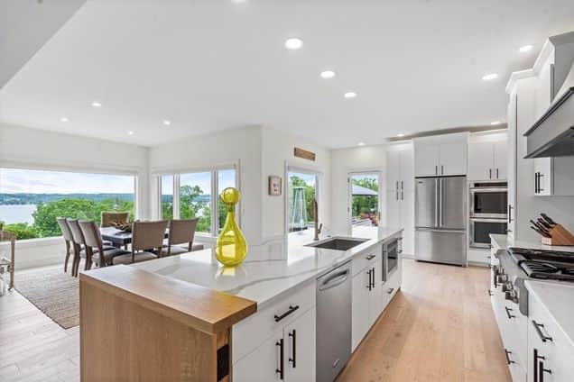 Equipped kitchen 