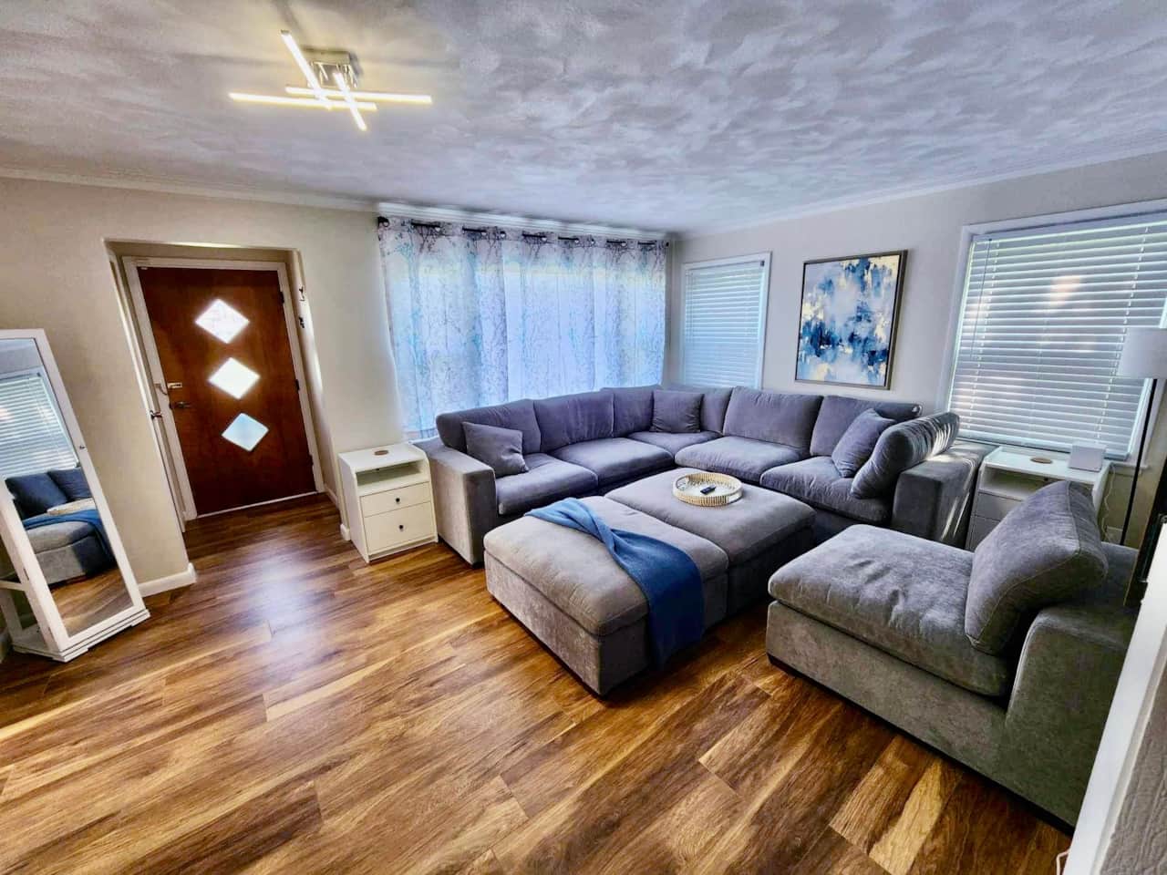 Main floor - Living room
