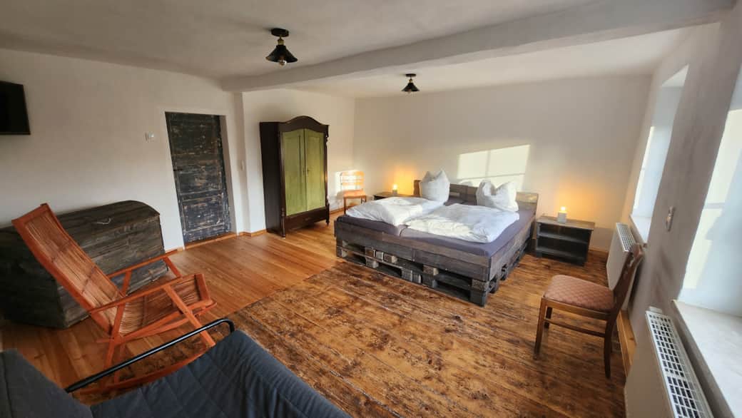 Schlafzimmer 2-2