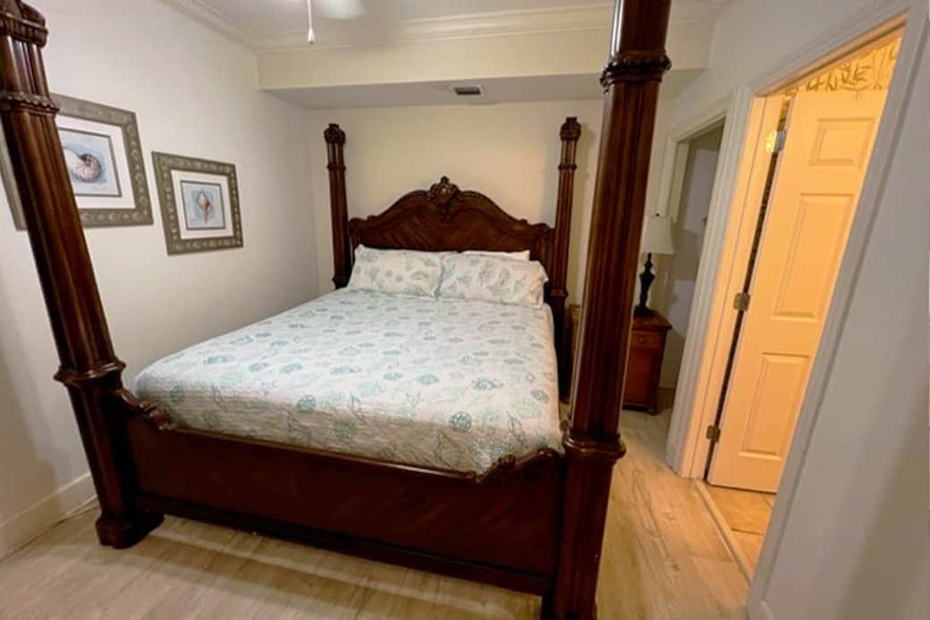 Phoenix on the Bay 1431 31