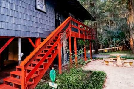 Steps to door
