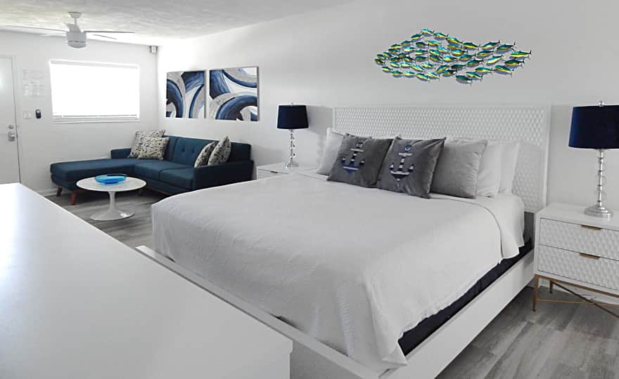 Unit #18 One King Size Bed