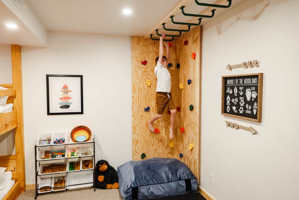 SKYVIEW-54 rock wall SKYVIEW-54 rock wall