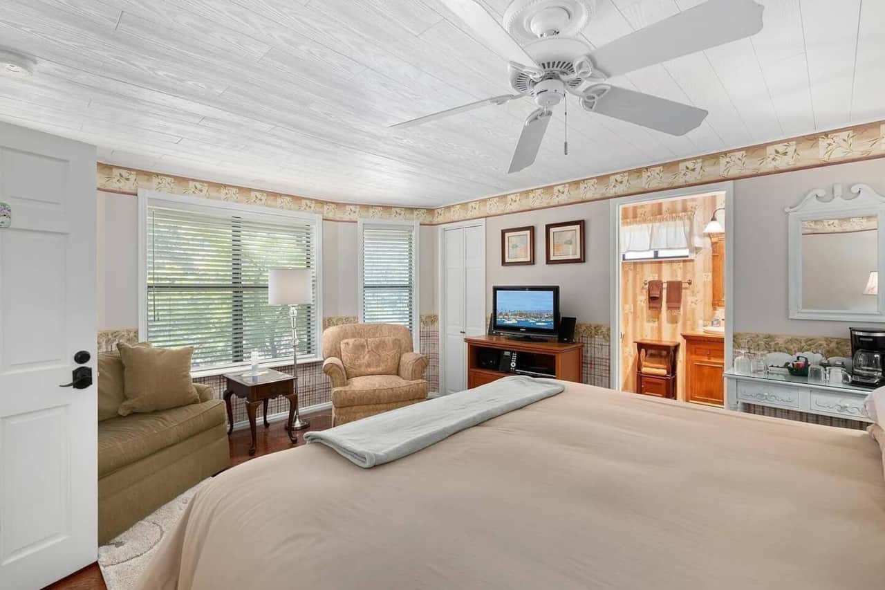 King and Sofa Twin Bed
