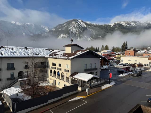NEW - Raven's Nest - DT Leavenworth