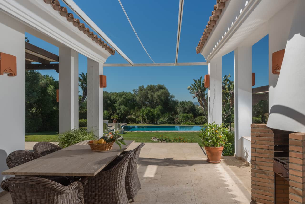 Villa Violeta. Porch-barbecue