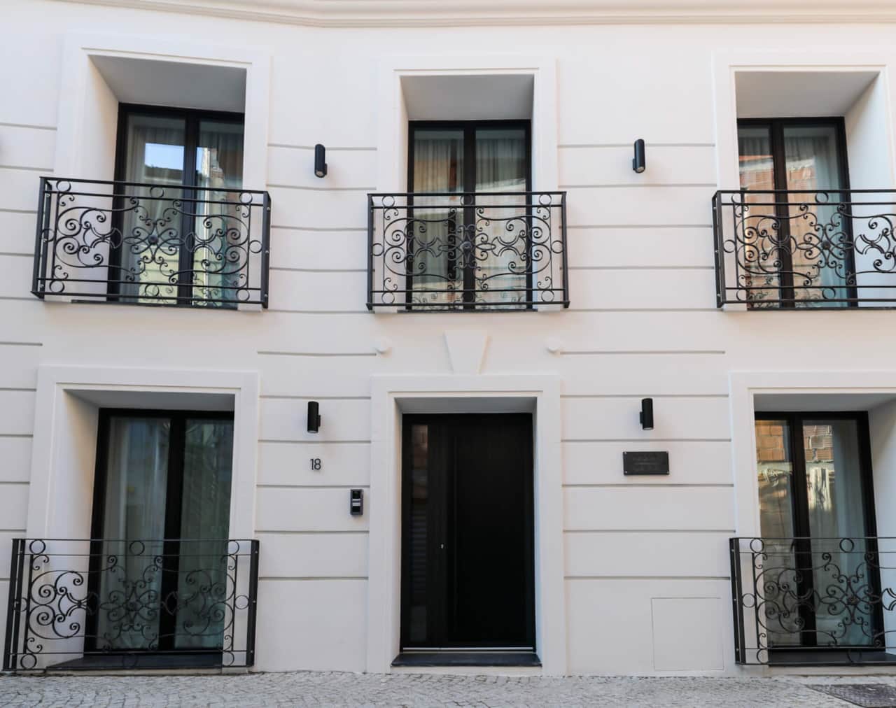 AZULIS-Tigellio-Suites-#2-in-historical-center-Olbia-by-RENTAL12.jpg