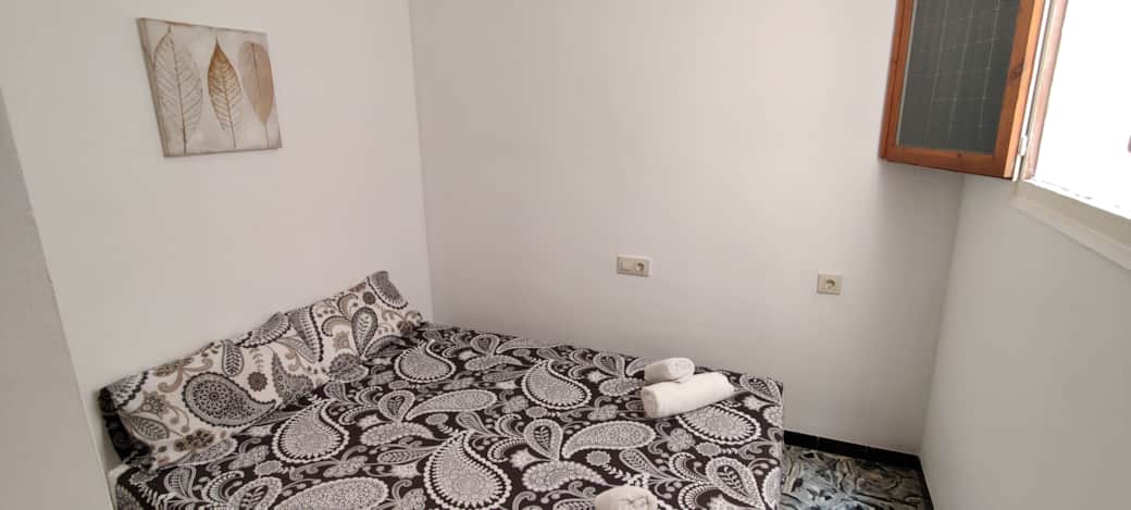 Costa Brava Apartment with Wifi and Beachfront in Barcelona - Double Room with Window and Large Bed