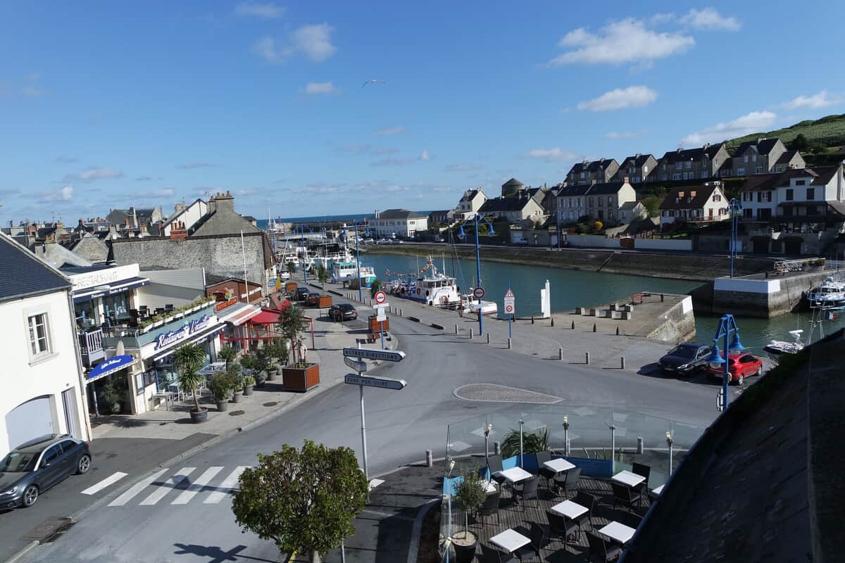 vue des fenêtres de l'appartement 