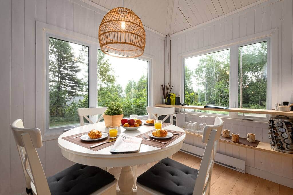 Kitchen and dining area