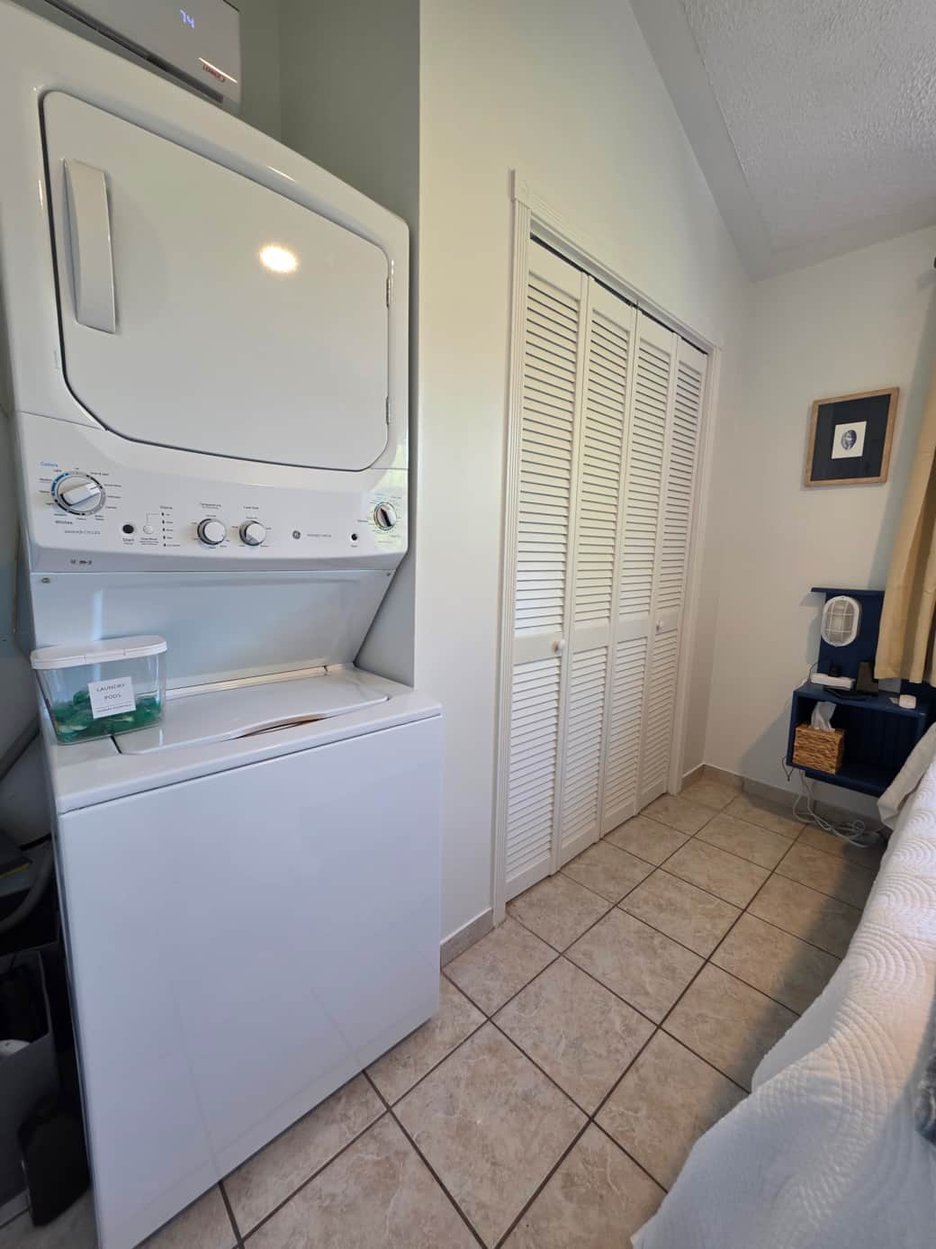 washer/dryer & detergent