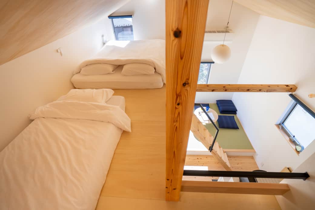Loft w Queen and Single Beds Loft w Queen and Single Beds