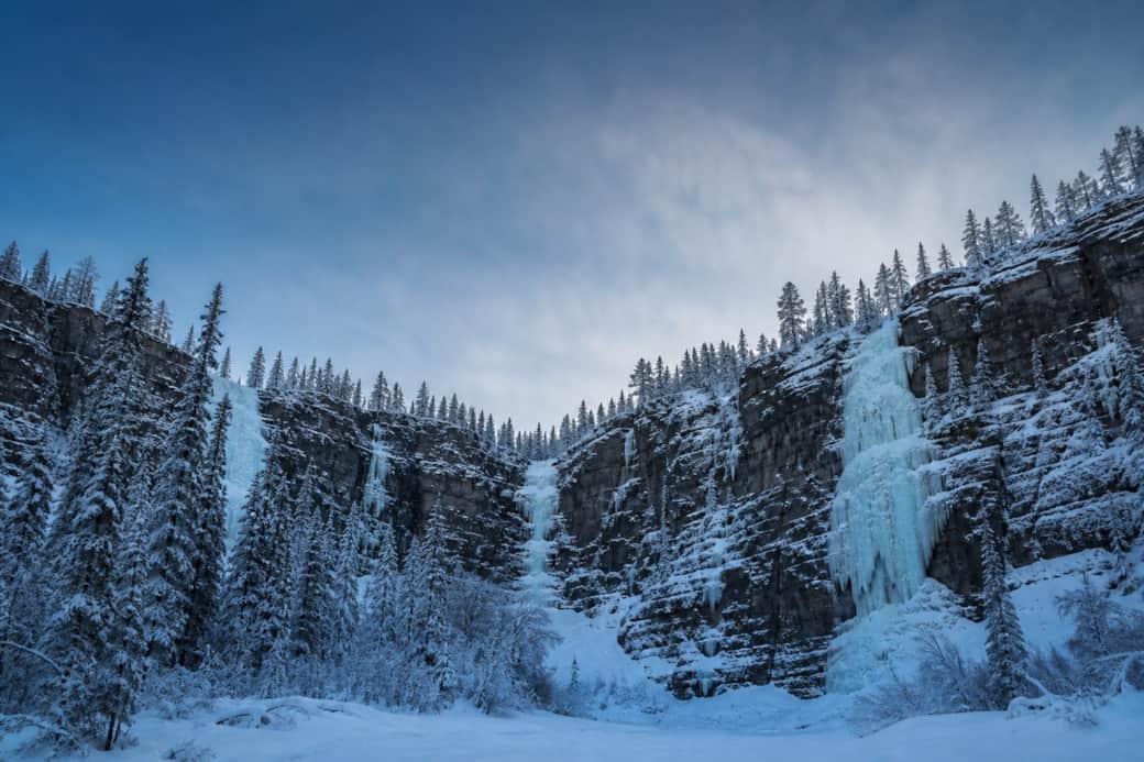 Korouoman jääputoukset ja kallioseinämät talvella