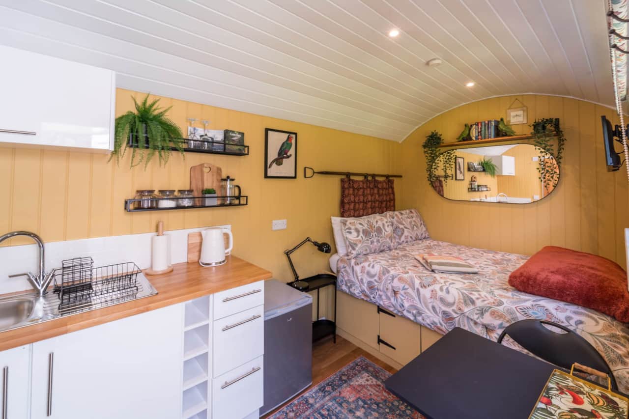 Kitchenette and double bed