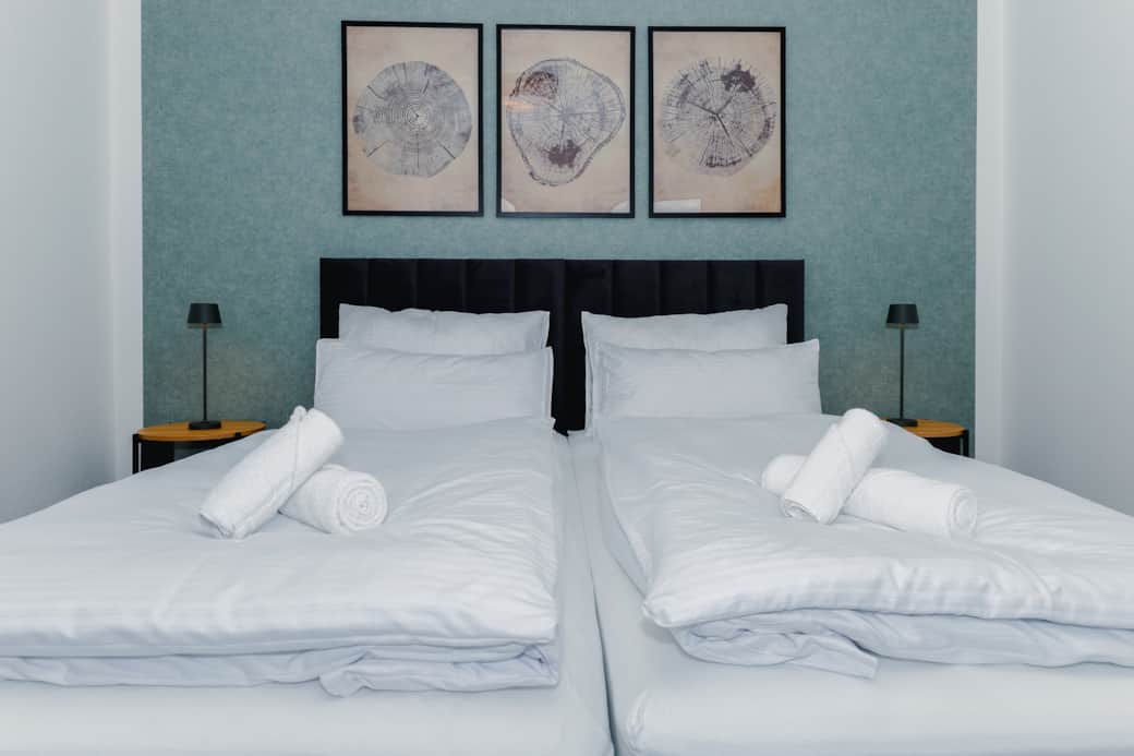 Schlafzimmer 1