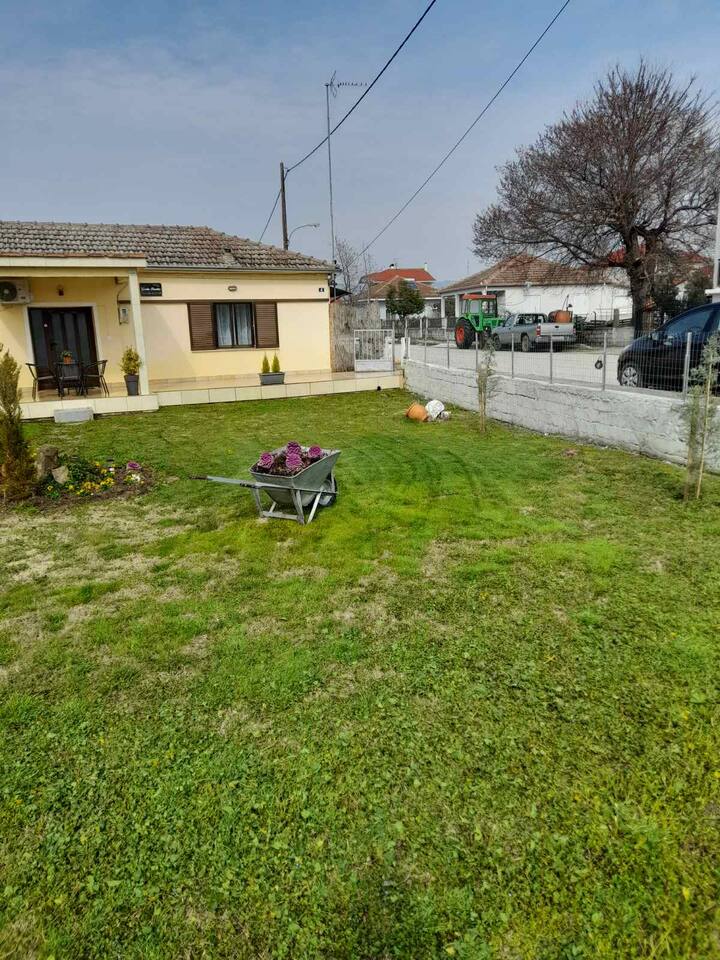 Garden Paradise in Megalochori