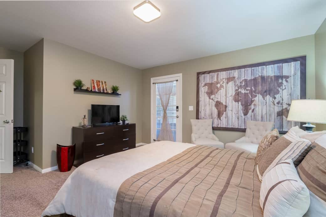 Room 4 - 1st Floor Master Bedroom Room 4 - 1st Floor Master Bedroom