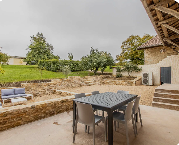 Terrasse gite les Sarmentelles Peronne Sud Bourgogne