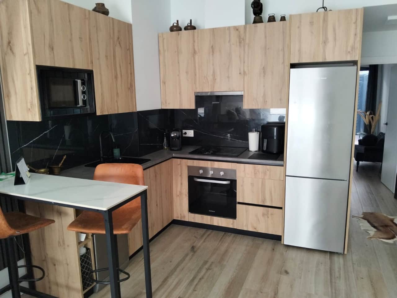 Cocina totalmente equipada con horno y vitrocerámica