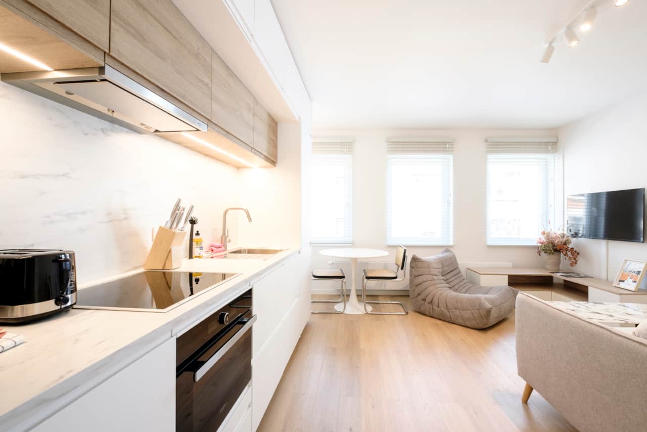 Living area / kitchen