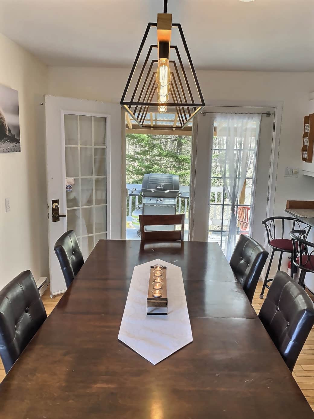 salle à manger Lak&Co chalet à louer en Estrie