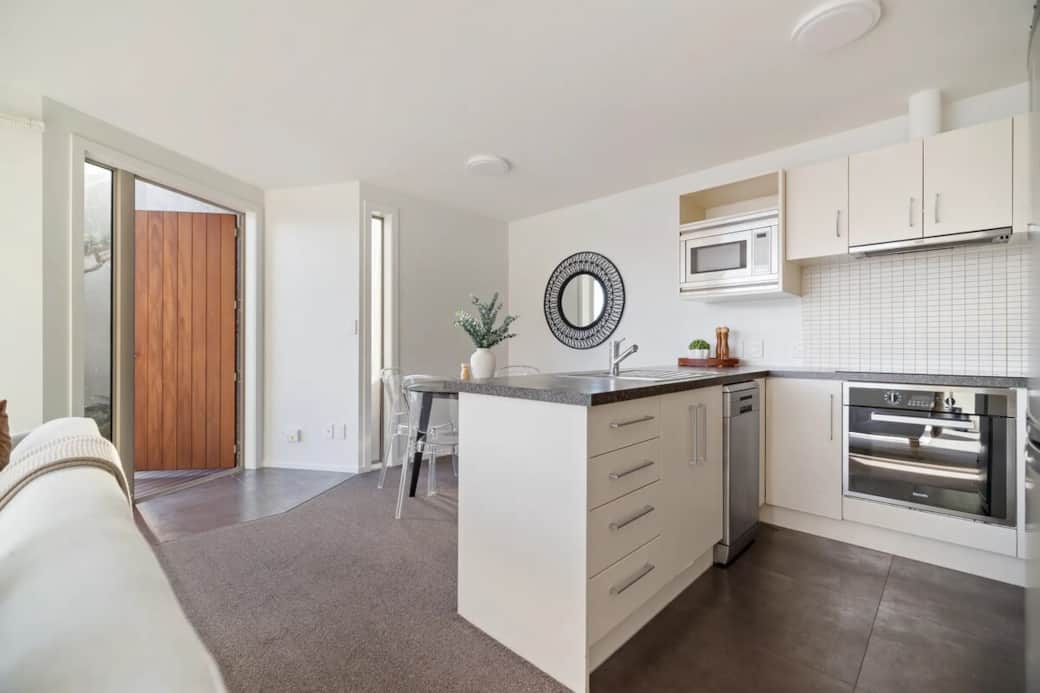 Fully equipped kitchen at Alpine Lakeview 9B Queenstown self contained apartment