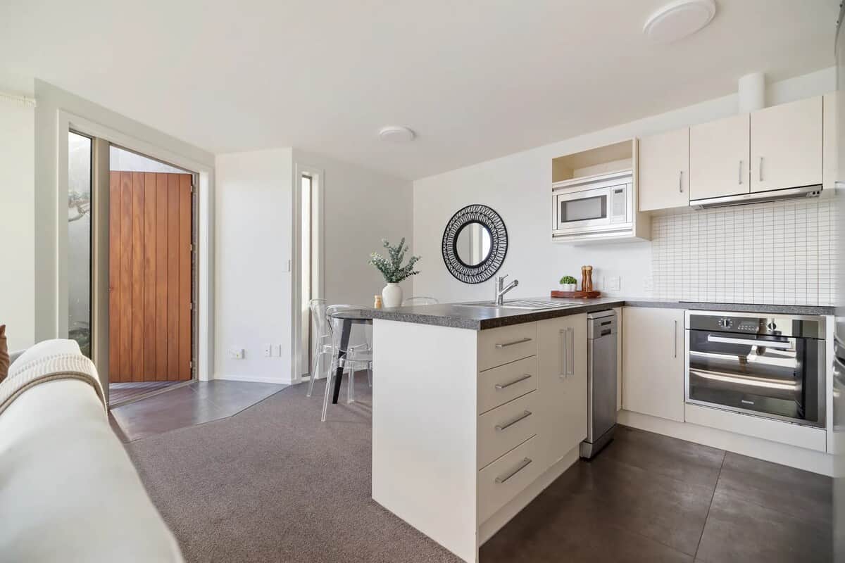 Fully equipped kitchen at Alpine Lakeview 9B Queenstown self contained apartment