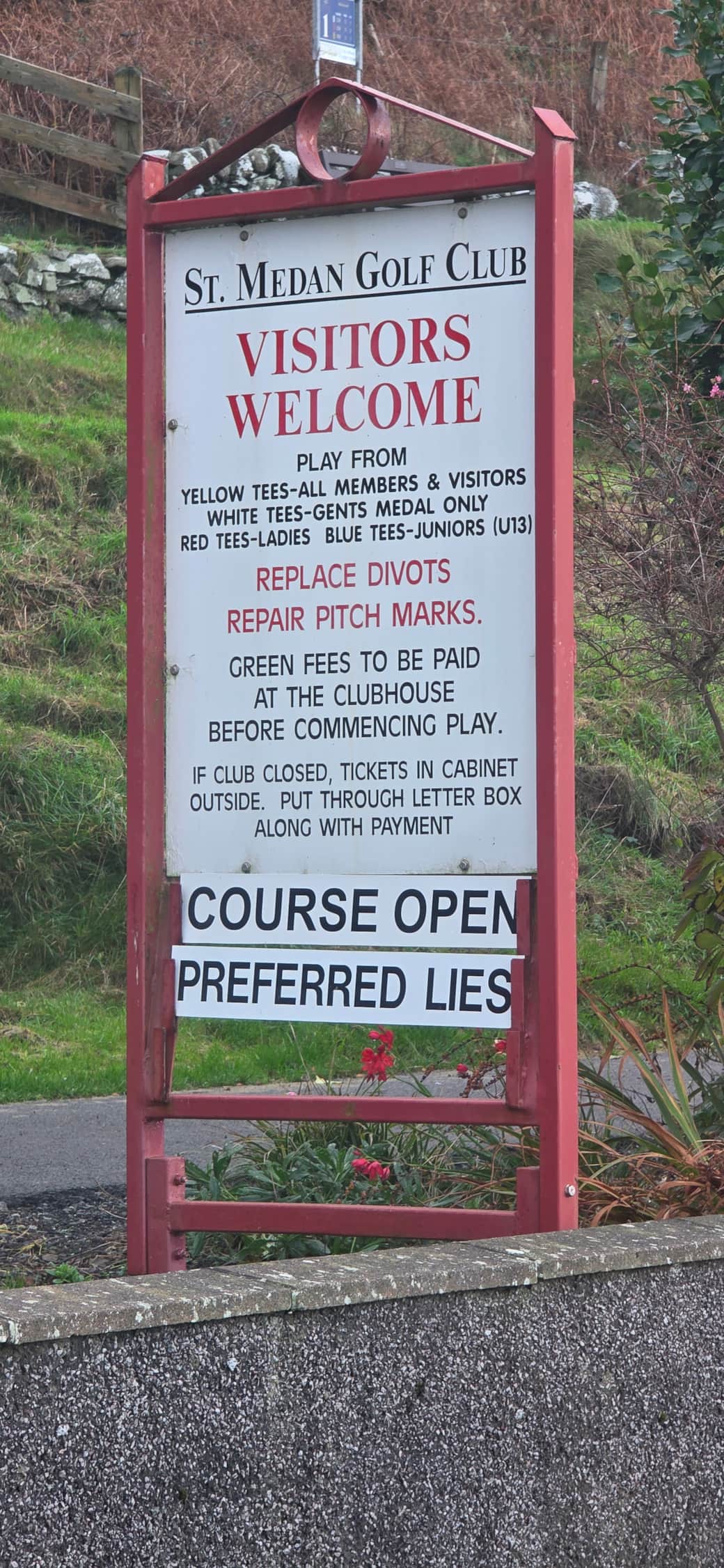 MONREITH GOLF COURSE