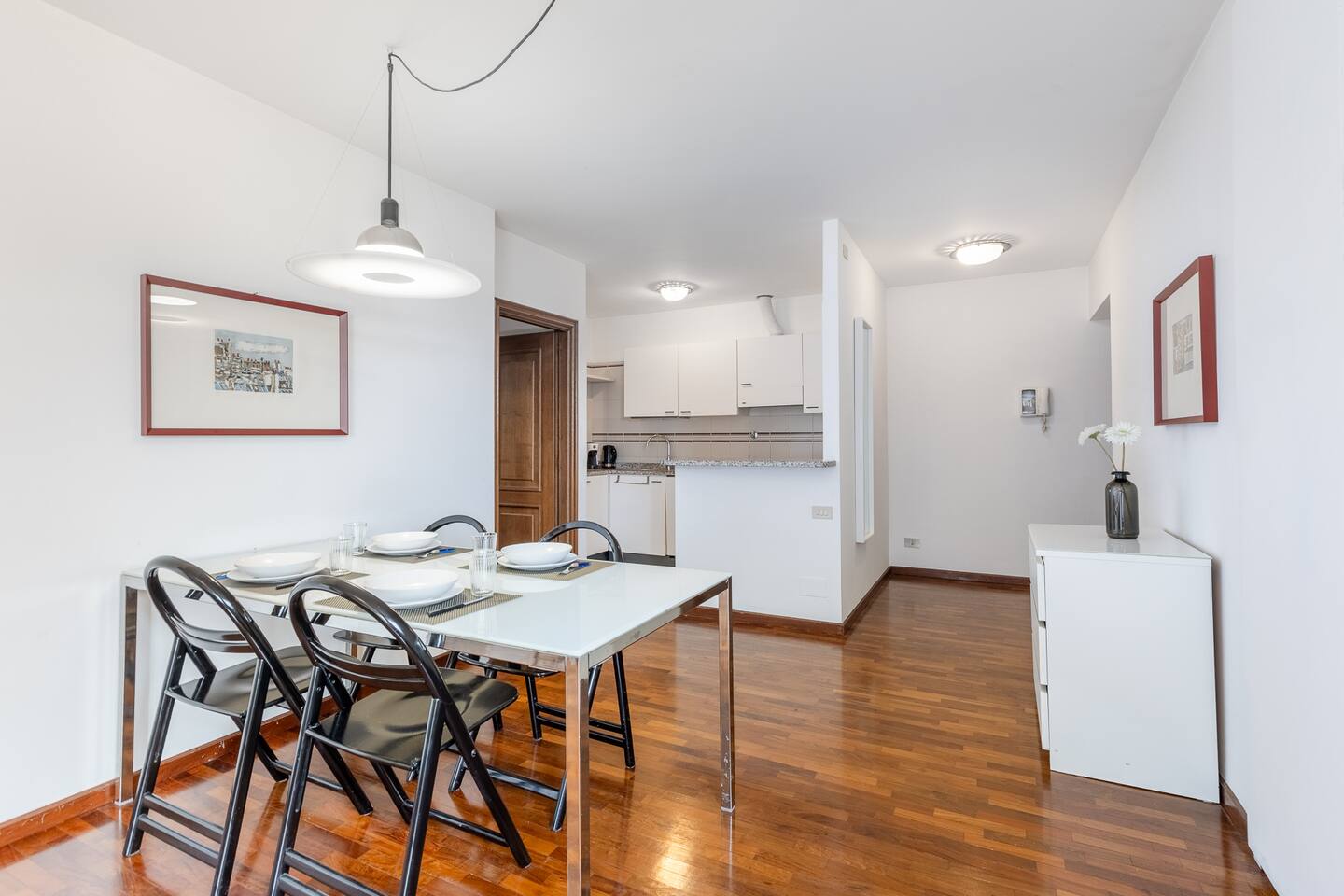 Tavolo da Pranzo adiacente alla cucina