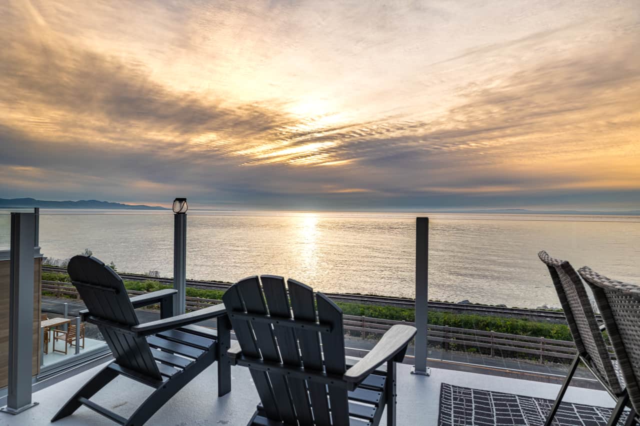 Balcon avec lever de soleil
