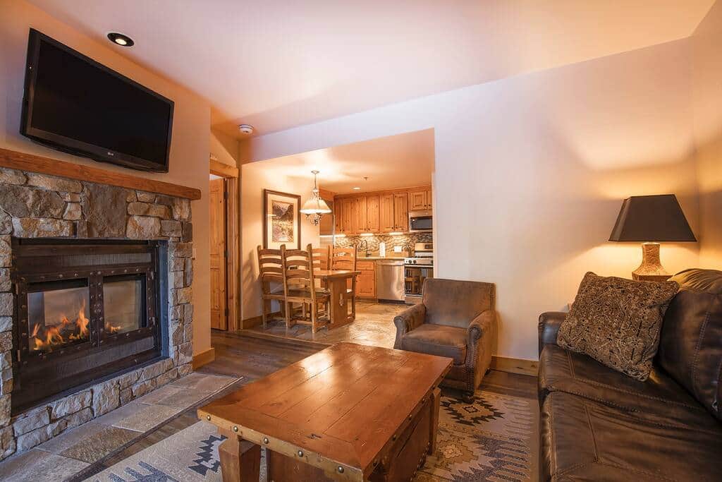 Quiet Creekside Retreat Ski in/out w/ hot tub Apartment in Telluride
